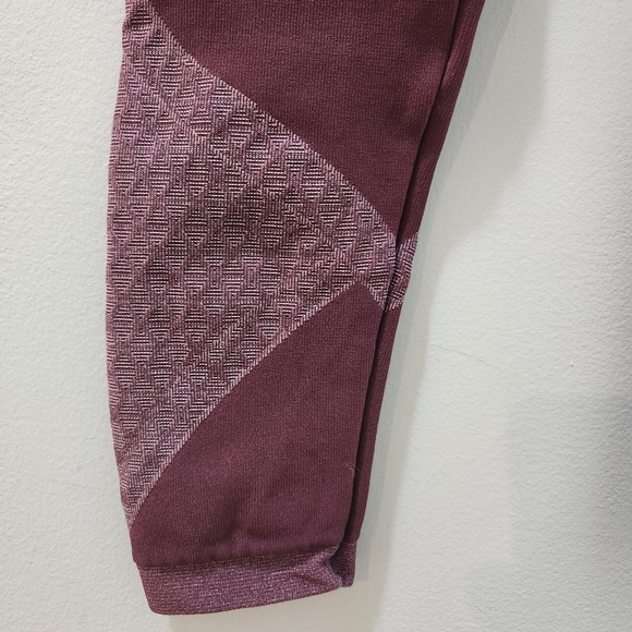 NWOT SPANX Look At Me Now Moto Seamless Leggings High Waist Burgundy Sz M - Picture 5 of 6